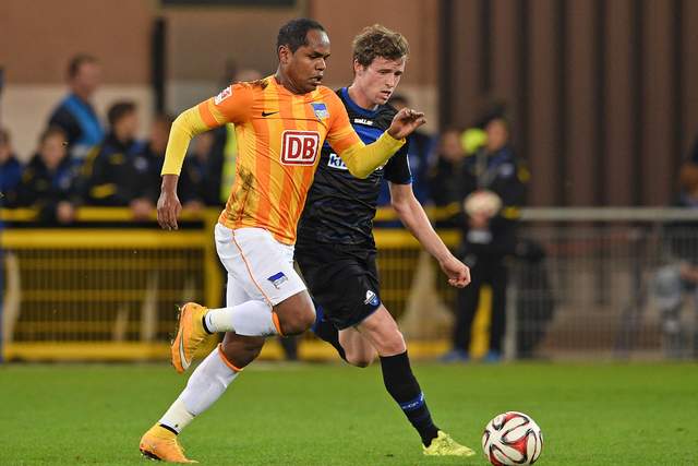 雄鹿终结3连败送黄蜂10连败 猛龙送火箭3连败